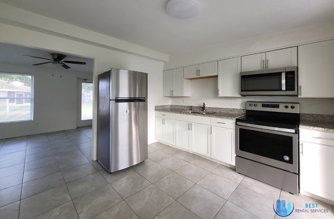 Building Photo - COMING SOON! 2/1 House W/ Modern Upgrades ...