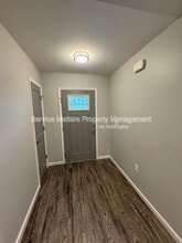 Building Photo - 6850 Stirrup Ln