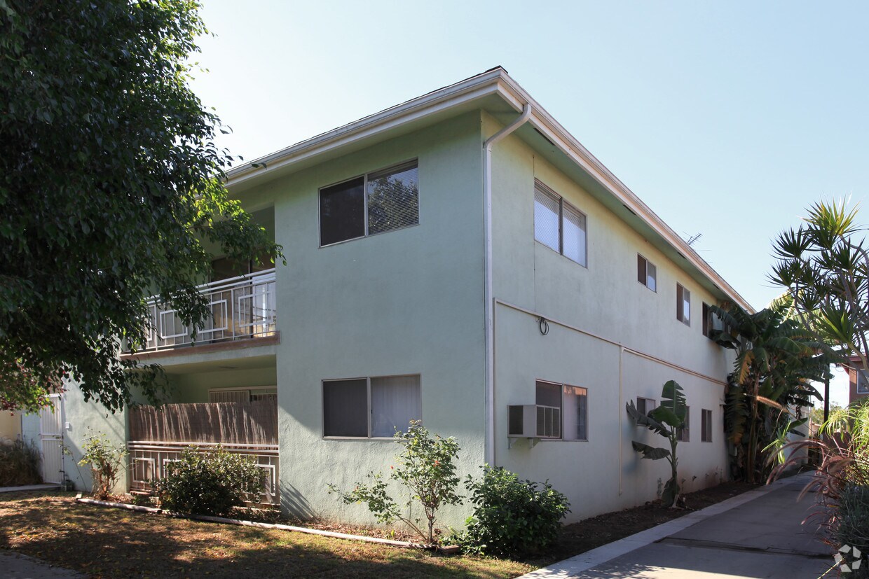 Building Photo - 731 Gladys Ave