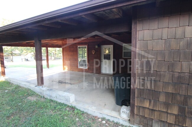 Building Photo - 231 Othello Ln