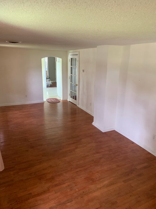 Building Photo - 608 Wilson St