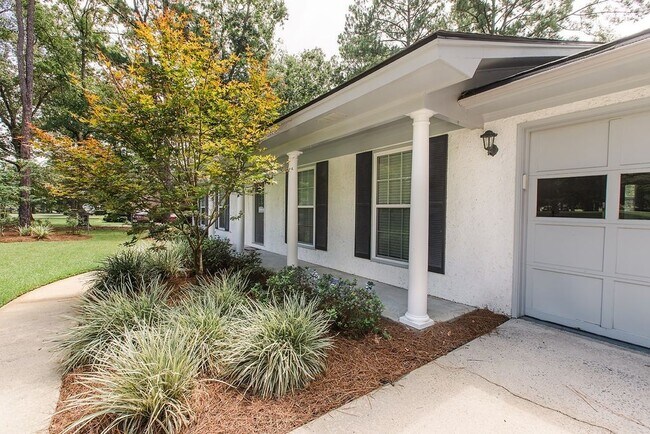 Building Photo - 213 Cherokee Trail
