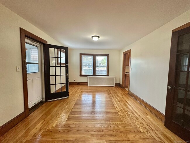 Building Photo - 93 Kimberly Ave