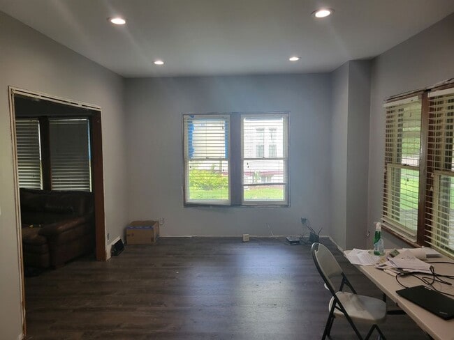 Building Photo - 130 Highland St