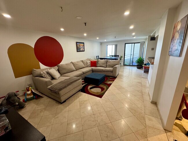 Foto del edificio - 382 Ocean Ave