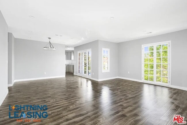 Building Photo - 1054 Meadowbrook Ave