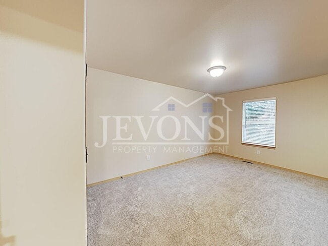 Building Photo - 708 N 29th Ave