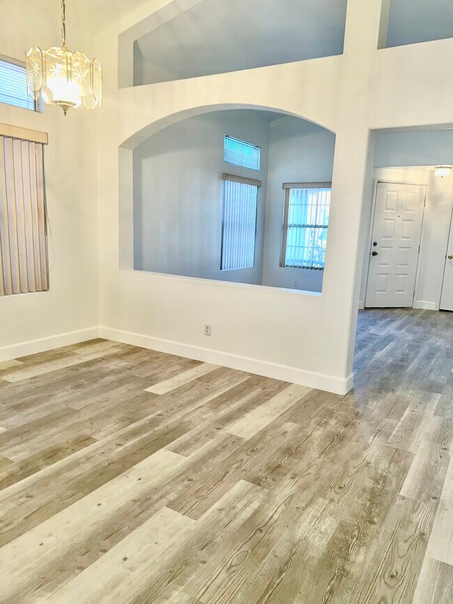 Building Photo - 1903 Casa Verde Dr