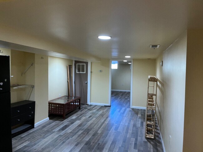 Foto del edificio - 831 E Chase St