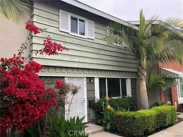 Foto principal - 9727 Adams Ave