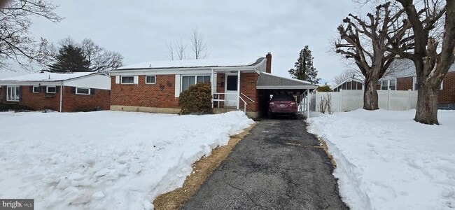 Building Photo - 2463 S Lumber St