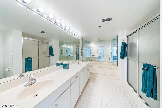 Building Photo - 6361 Pelican Bay Blvd