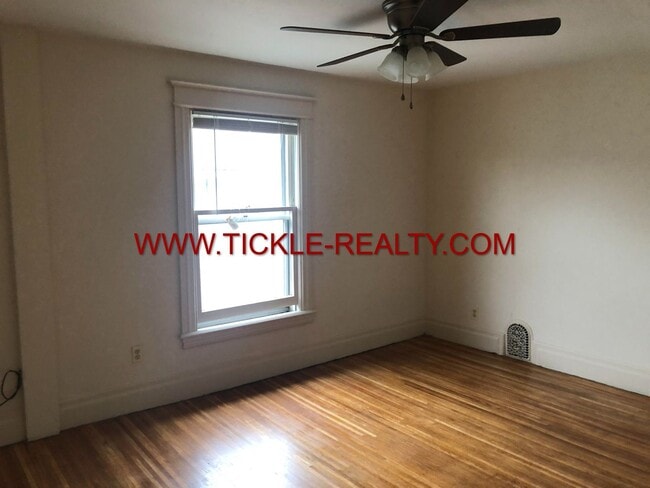 Building Photo - 219 Meigs St