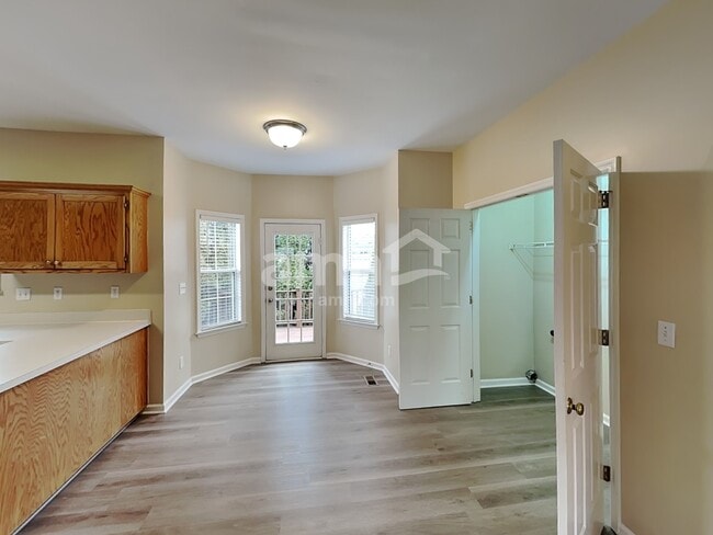 Building Photo - 2702 Camden Ct