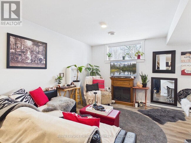 Photo du bâtiment - 966 Charles St