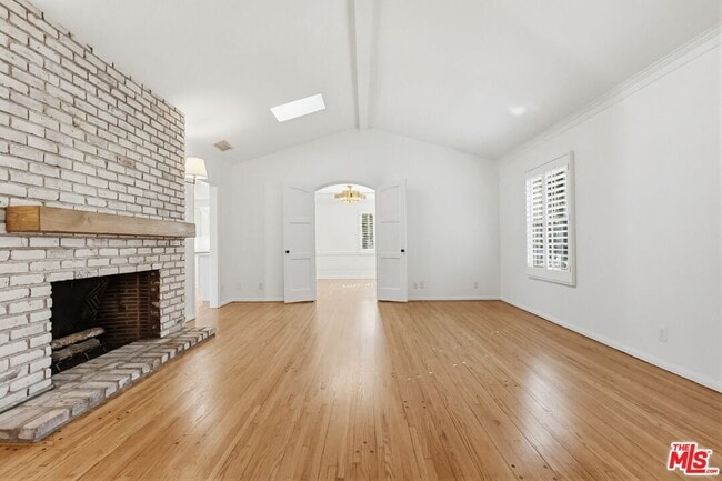 Foto del edificio - 12005 Hesby St