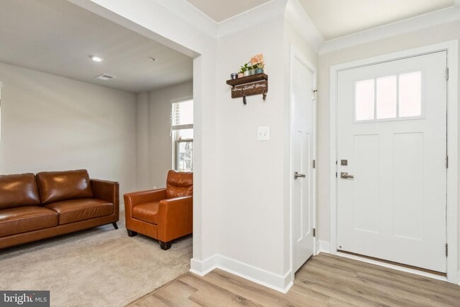 Building Photo - 6038 Fallfish Ct