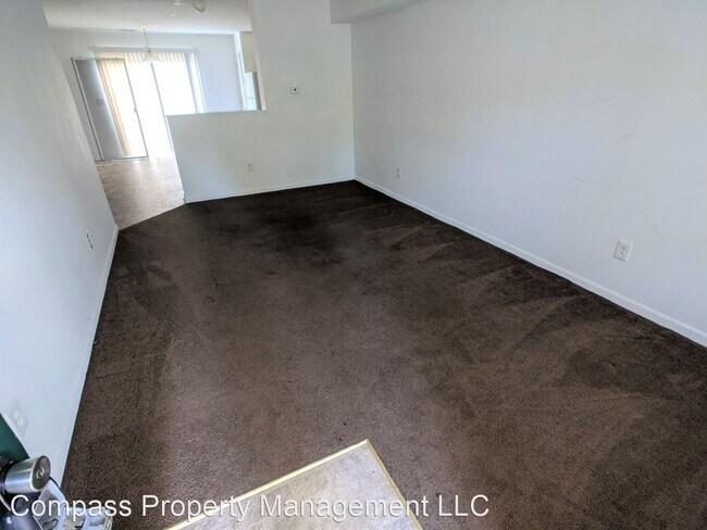 Building Photo - 3 br, 2.5 bath House - 2947 Carson Dr