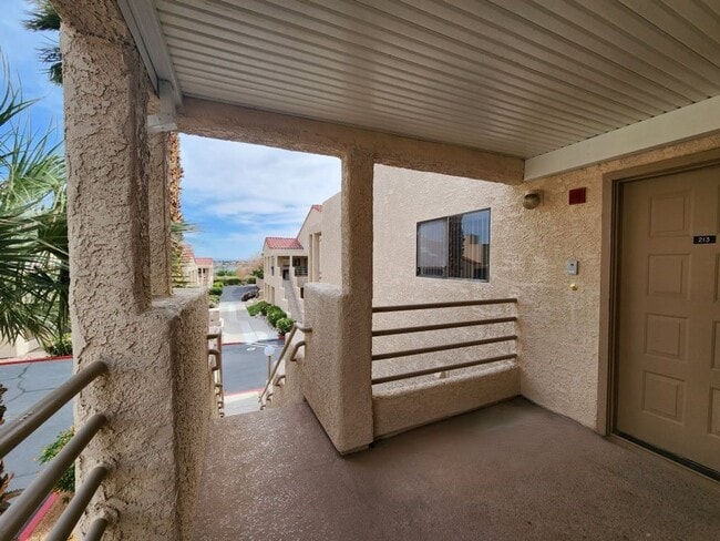 Building Photo - 3827 Desert Marina Dr