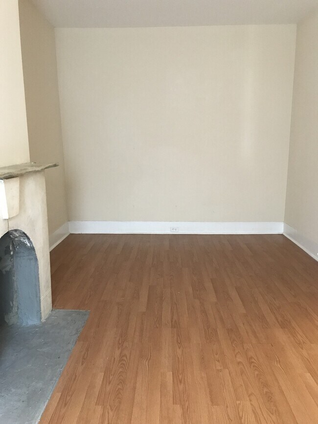 Building Photo - Updated 3 Bedroom Townhome in Highlandtown