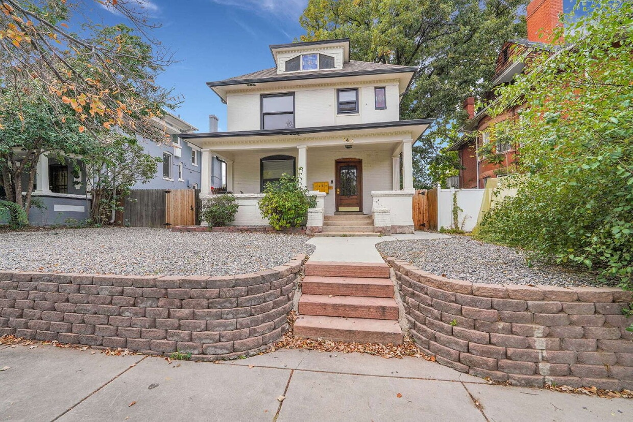 Primary Photo - $1,300.00, 1 bed, 1 bath, located in Denver.