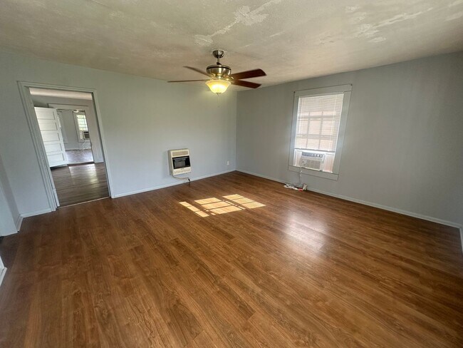 Foto del edificio - 3117 MCINTOSH ROAD