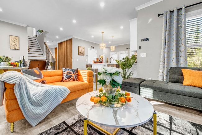 Photo - 1330 Adams Dr SW House