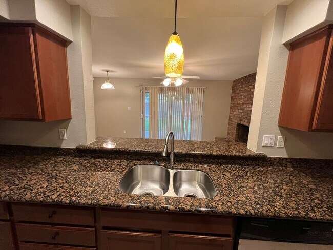 Building Photo - 3 bedroom home in Tempe