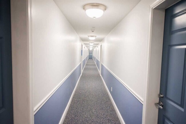 Building Photo - 65 Log St