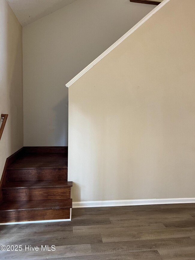 Building Photo - 1126 Brownlea Dr
