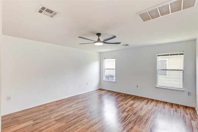 Building Photo - 1609 Anise Dr