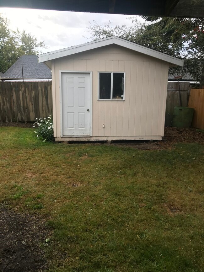 Shed - 2214 E St