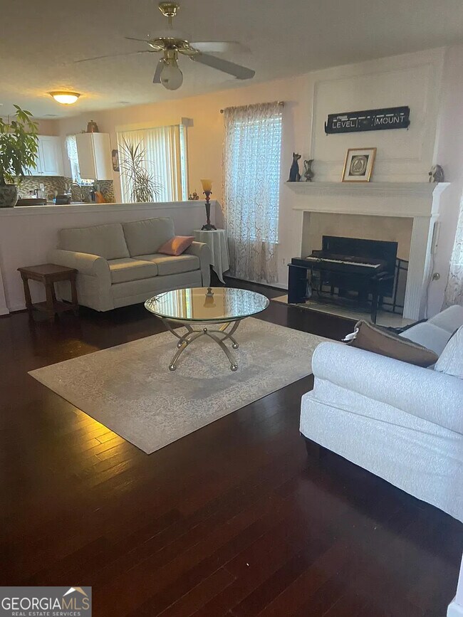 Foto del edificio - 1358 Cascade View Dr SW