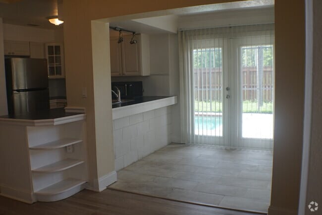 Building Photo - 6158 Sandcrest Cir