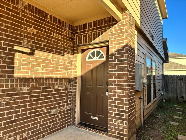 Foto del edificio - 6618 Sharpstone Creek Ln