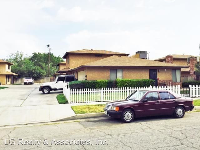 Primary Photo - 540 E Lancaster Blvd