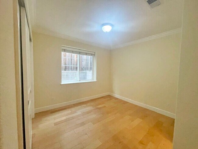 Building Photo - Beautiful 4/3.5 Cupertino Home