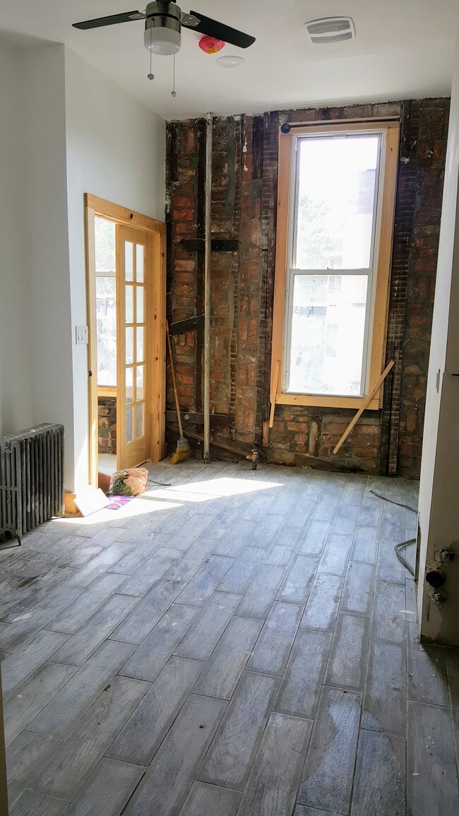 Foto del edificio - 585 Evergreen Ave