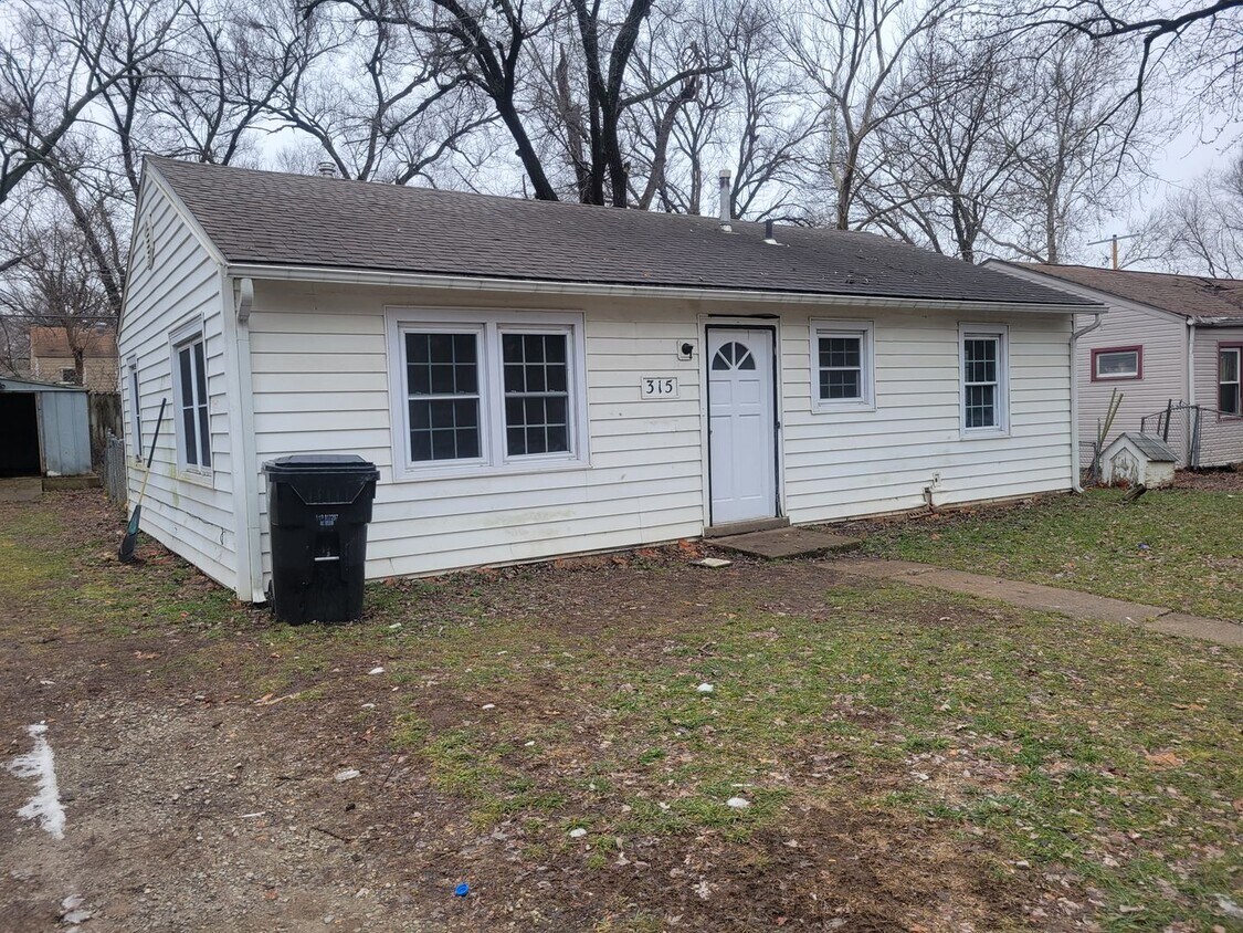 315 SE 34th St, Topeka, KS 66605 House Rental in Topeka, KS