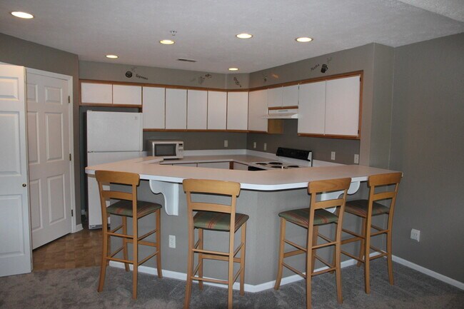 Foto del edificio - 1376 Heatherwood Ln