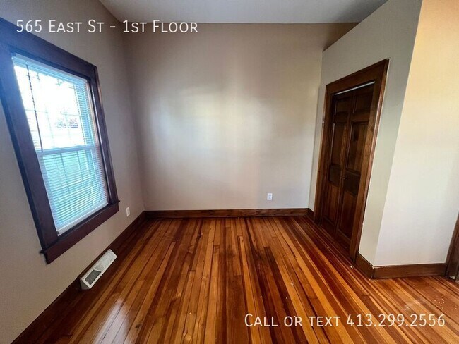 Foto del edificio - Stunning 3 Bedroom Unit in the Heart of Lu...