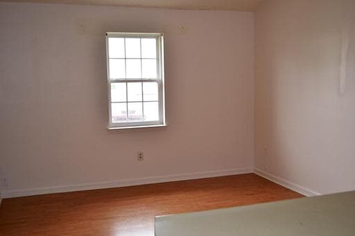 Building Photo - 318 Pleasant St