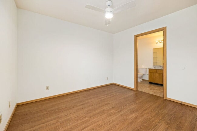 Building Photo - 413 Columbia Pl