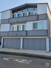 Building Photo - 2026 Hermosa Ave