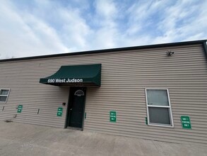 Building Photo - 690 W Judson St