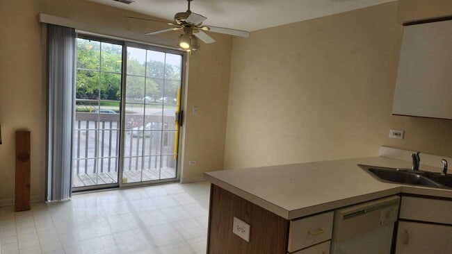 Foto del edificio - 1348 S Lorraine Rd