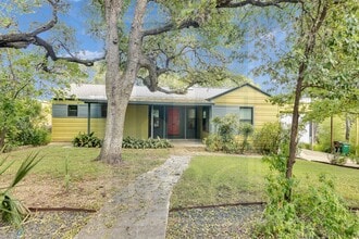 Building Photo - 1321 Bonham Terrace