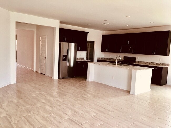Building Photo - 300 Pelipa Dr
