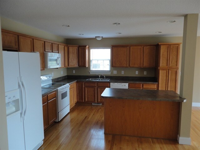 Foto del edificio - 404 Eckley Ct