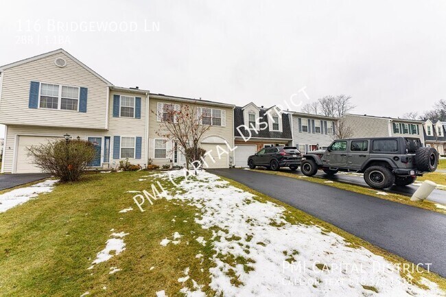 Building Photo - Spacious Townhome in North Colonie Schools...